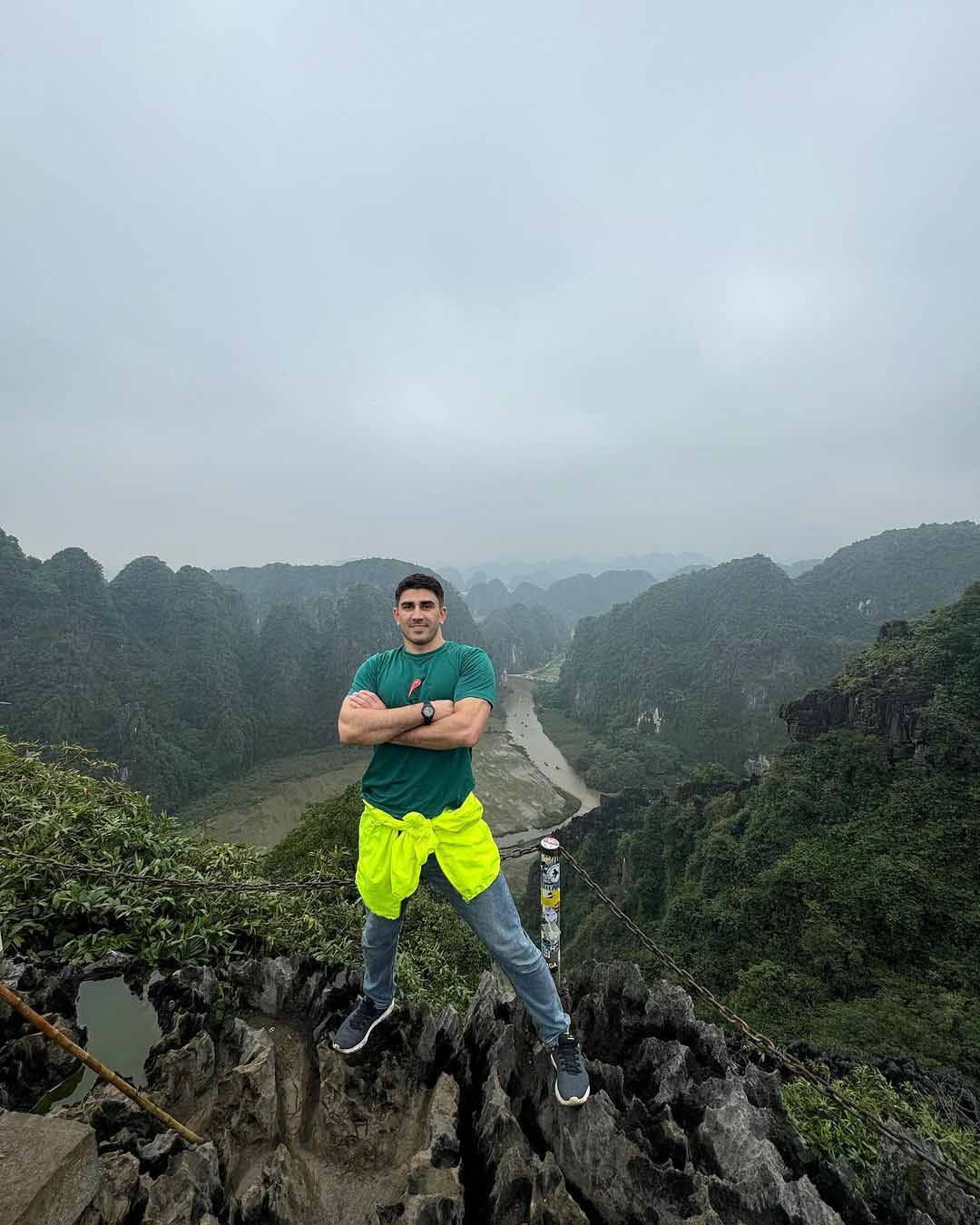 mua cave in ninh binh vietnam